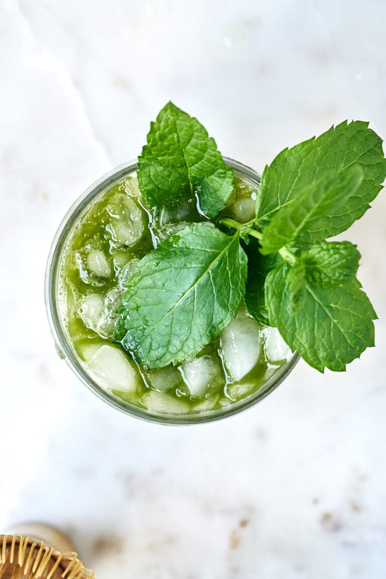 Matcha Mint Julep – A Green Tea Cocktail