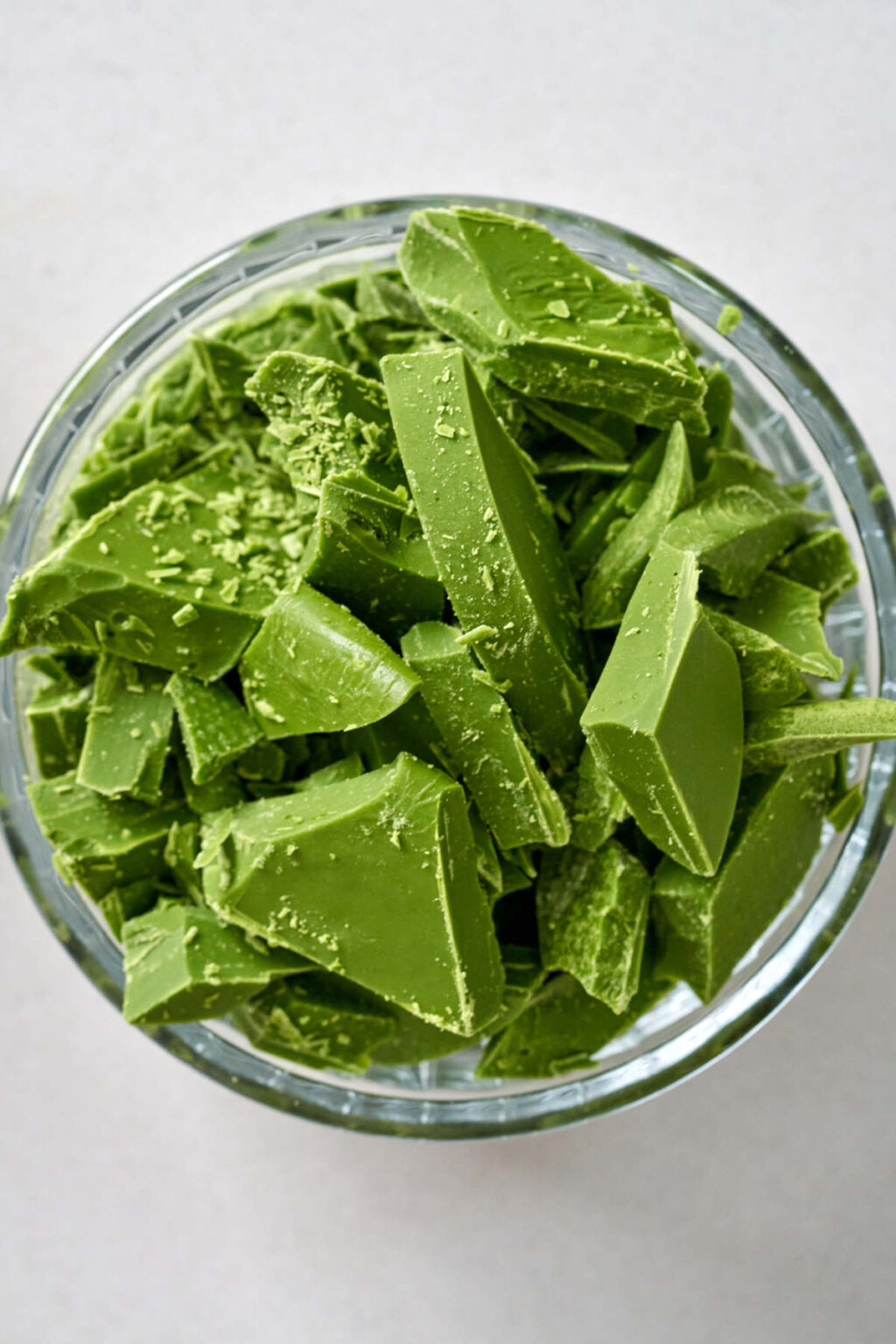 matcha-chocolate-chips-and-chunks-proportional-plate